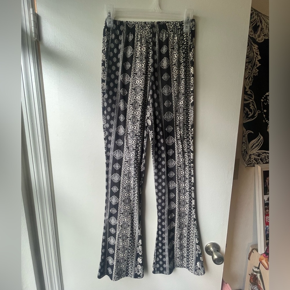 M - white and black paisley flare bottoms